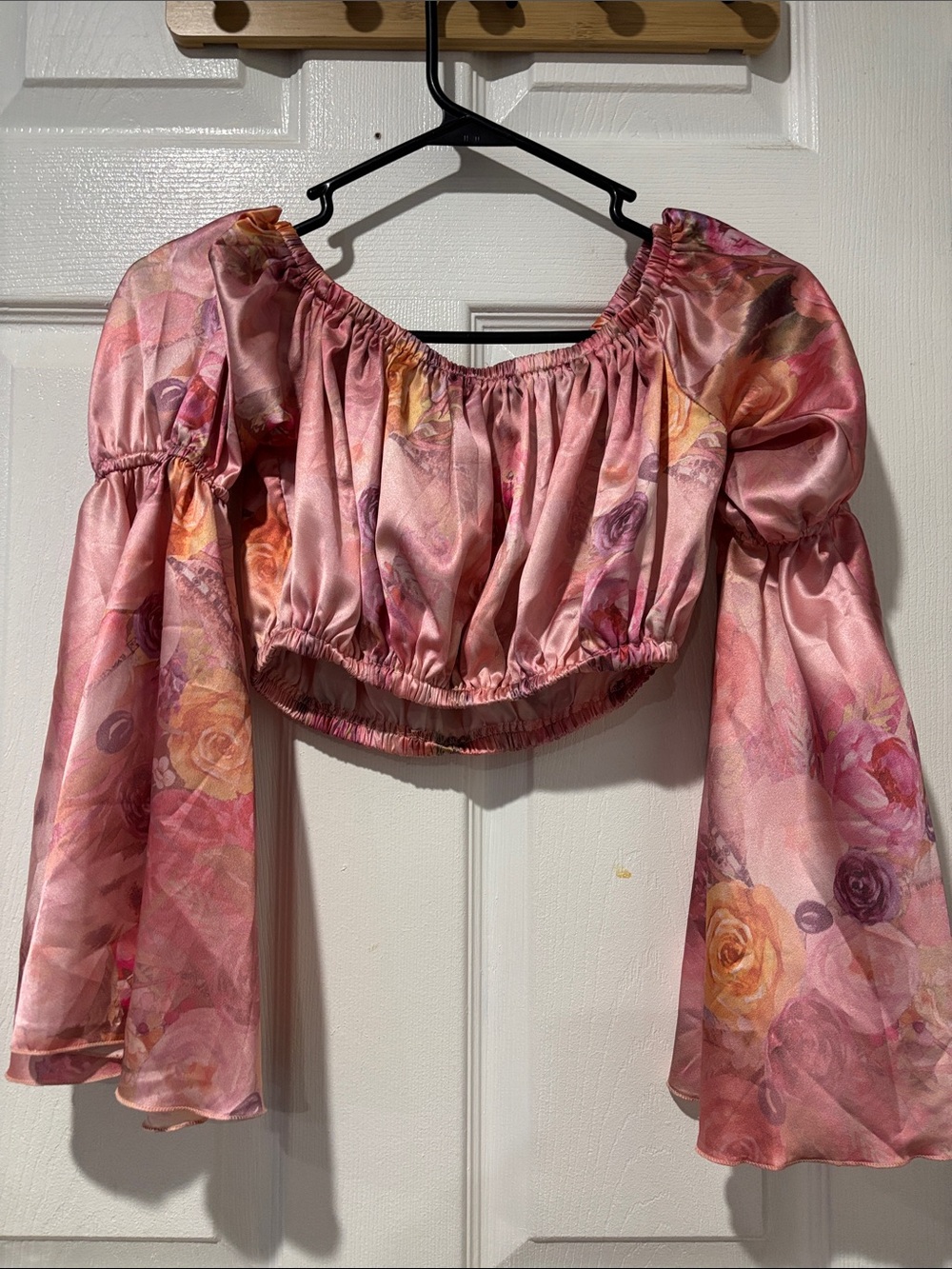 Pink Floral Off-Shoulder Puff Sleeve Crop Top - Picture 4 of 4